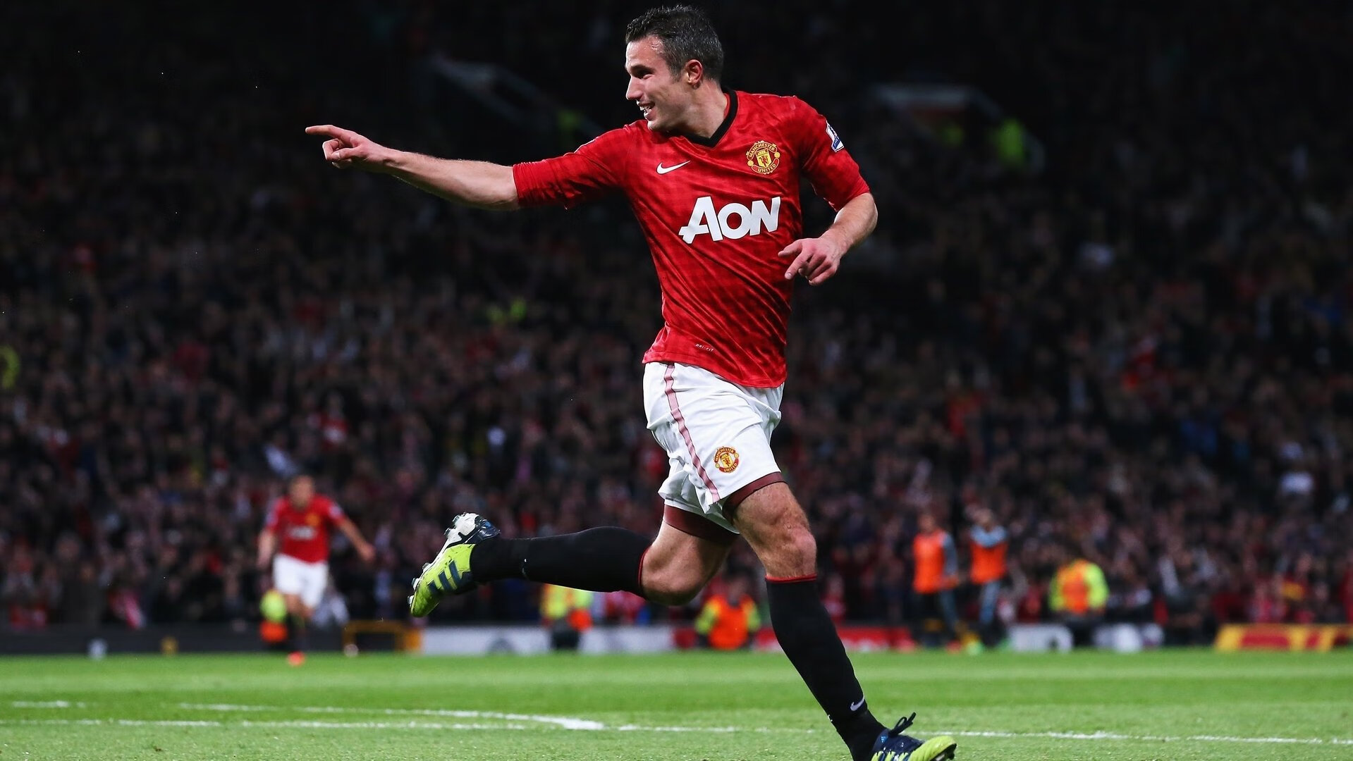 “水上救生:三叉湖游泳馆选手英勇救援,瞬间成焦点”