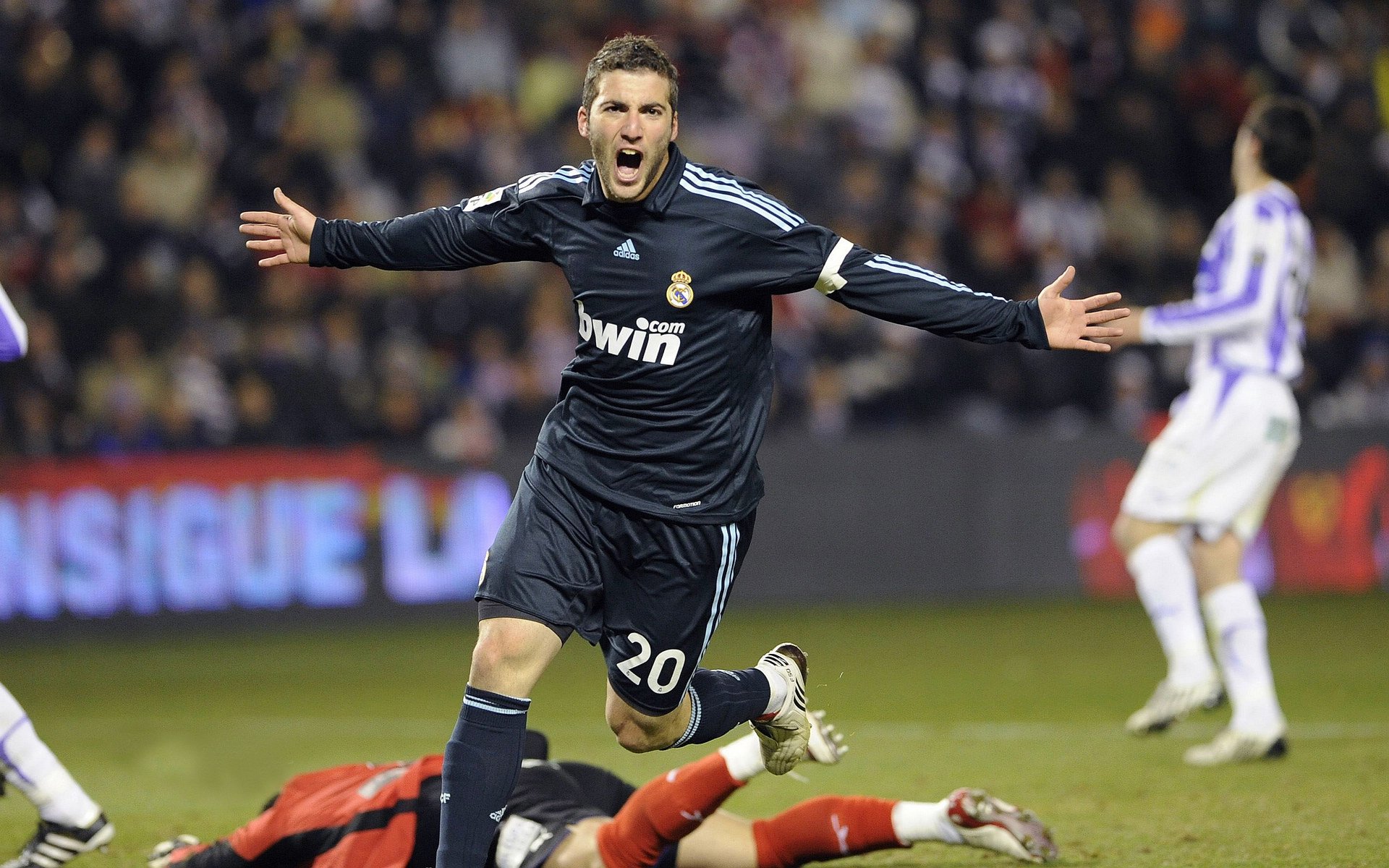 意甲传奇再续:团队默契引领胜利!,意甲集锦2021